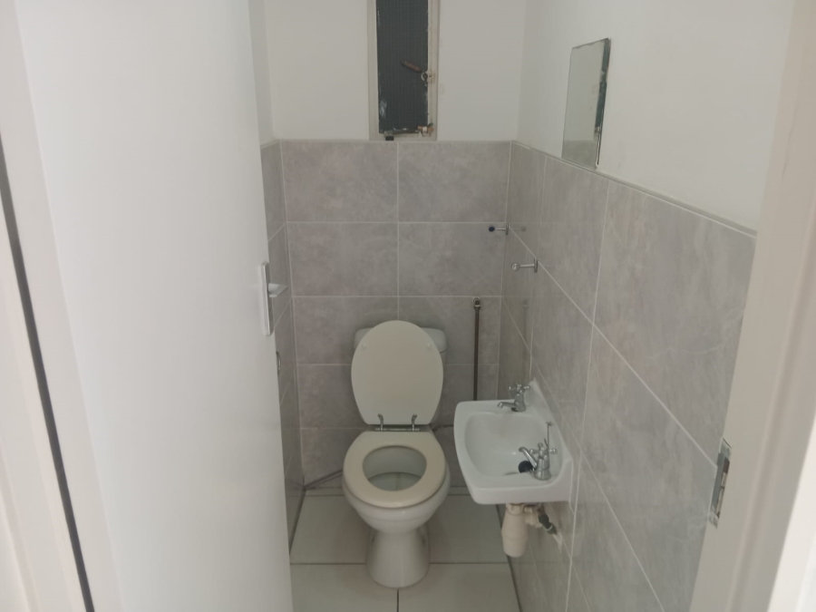 2 Bedroom Property for Sale in Humewood Eastern Cape